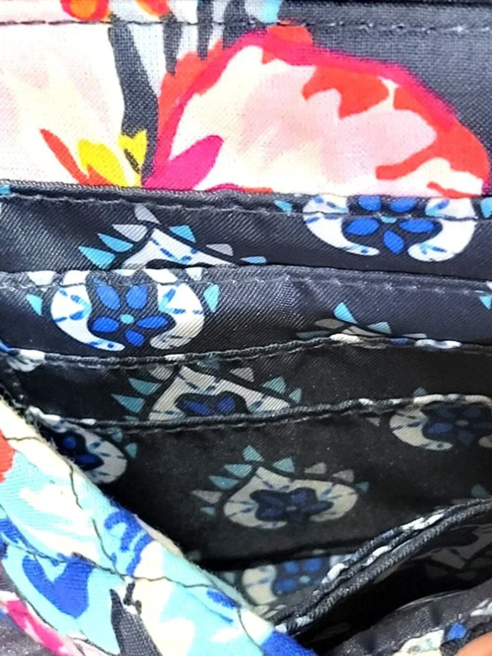 Vera Bradley Crossbody Purse Pretty Posies Gray with Flowers Pink Blue Floral